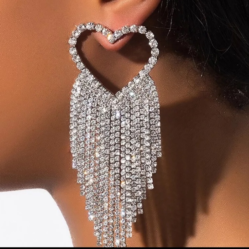 π Luxury Rhinestone Heart Long Earrings - Picture 3 of 4